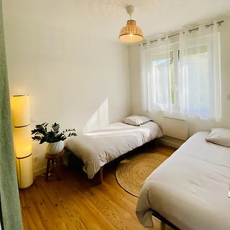 Feriehus Charmante Maison, Lumineuse. Castelnau-dʼEstrétefonds